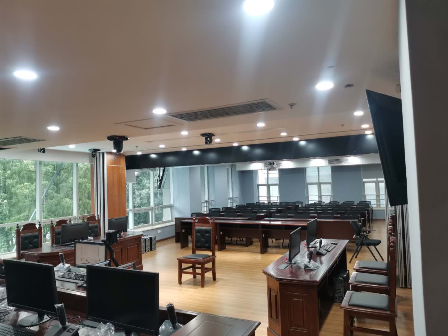 审理庭全景1.jpg 审理庭全景1.jpg